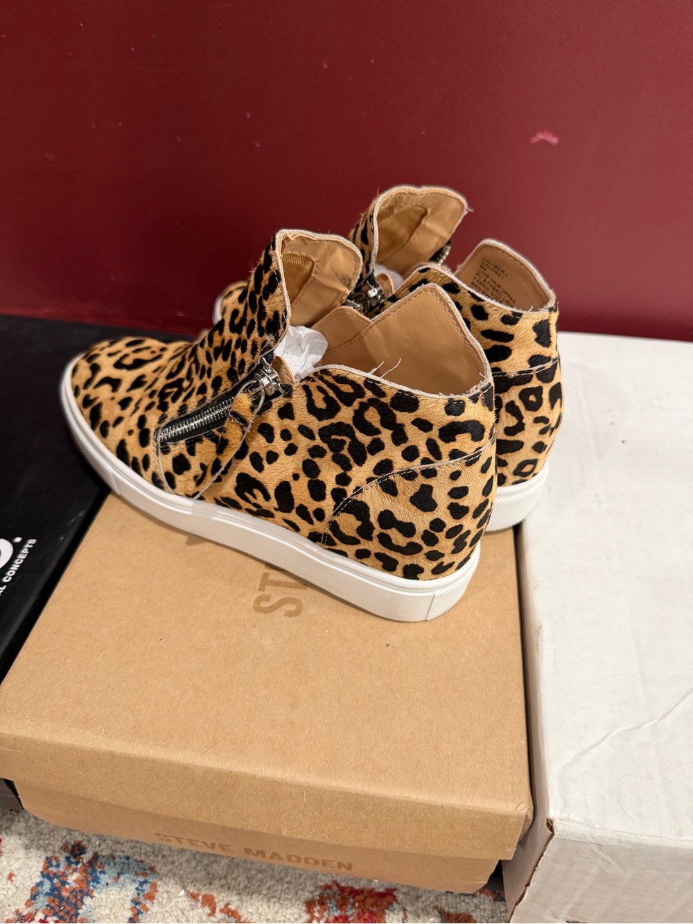 BRAND NEW NEVER WORN Steve Madden Leopard Wedge Sneaker in Camel Tan and Black - Picture 3 of 7